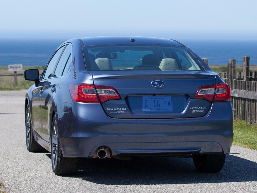  Subaru Legacy 2.5i 2015 года  (фото 9 из 21)